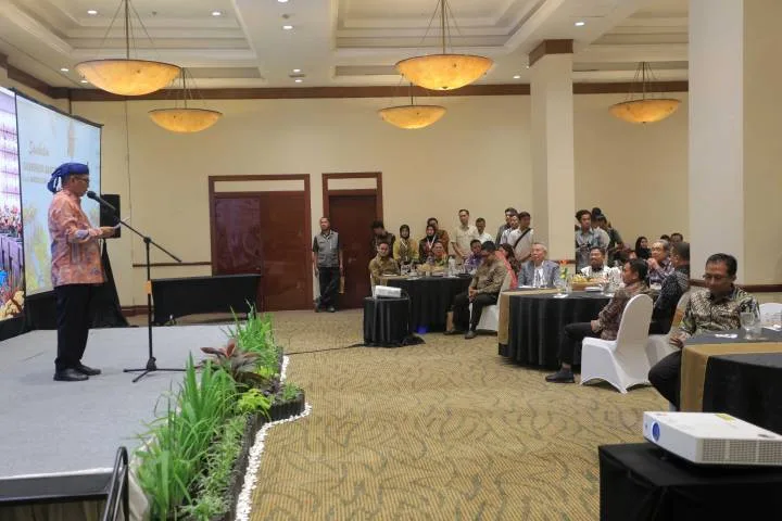 Wali Kota Tangerang Raih Penghargaan The Best Performance Leadership di Banten Achievement TangerangPos Awards 2025