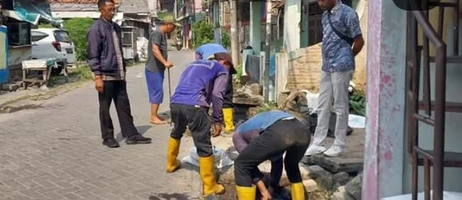 Normalisasi Drainase di Batuceper untuk Antisipasi Banjir saat Musim Hujan
