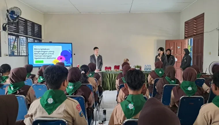Puskesmas Jalan Emas dan Mahasiswa UPH Beri Edukasi Anti-Bullying di SMPN 1 Kelapa Dua