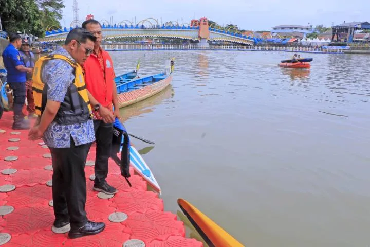 Wakil Wali Kota Tangerang Tinjau Persiapan Lomba Dragon Boat dan Festival Band Pelajar di Cisadane Digital Festival 2025