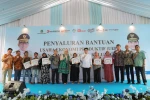 Wakil Gubernur Banten Salurkan Bantuan UEP dan Jaminan Sosial Keluarga Senilai Rp24,3 Miliar