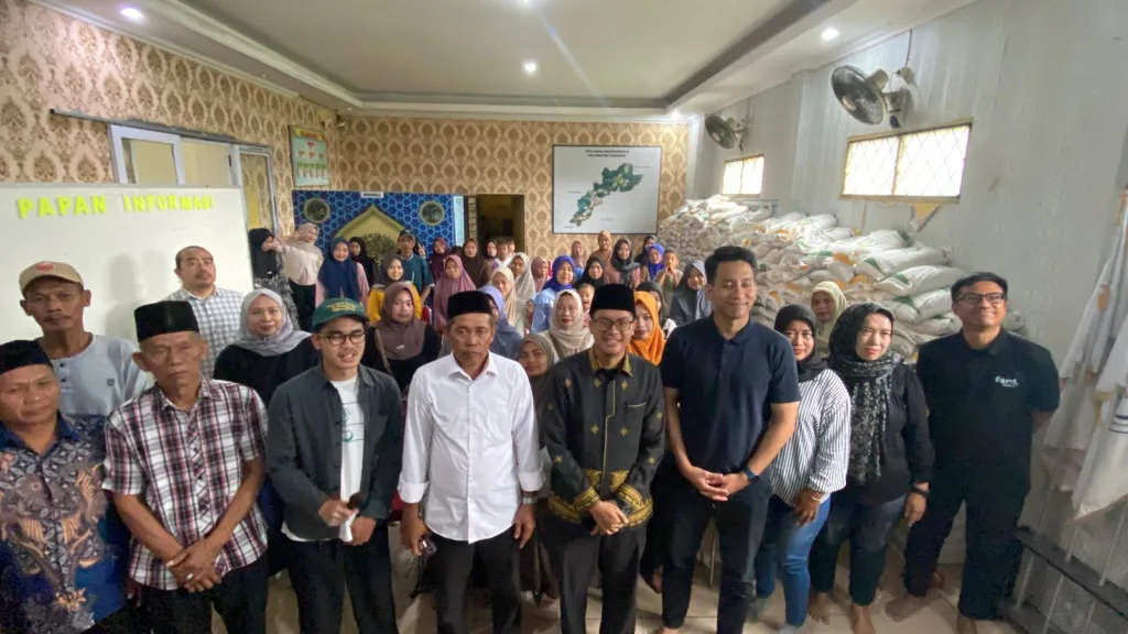 PENGEMBANGAN DESAIN SAPU LIDI SAWIT MENUJU PRODUK EKSPOR DI DESA SINDANGHEULA