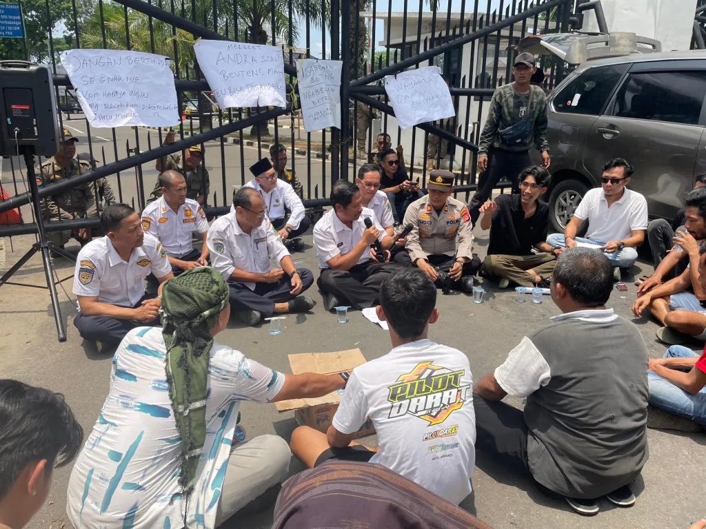 Pemprov Banten Terima Aspirasi Sopir Angkot Terkait Program Trans Banten Koridor 3