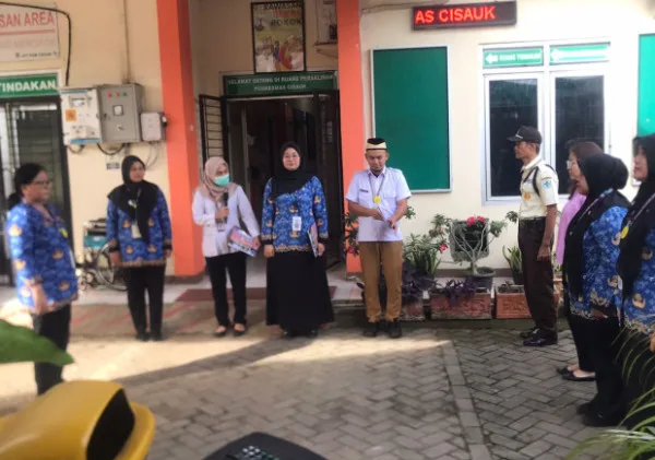 Puskesmas Cisauk Gelar Apel Rutin Sekaligus Peringati Hari Pahlawan Nasional