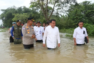 Bupati Tangerang Datangi Lokasi Banjir Pasir Ampo, Tanggul Sungai Cidurian Jadi Sorotan Utama