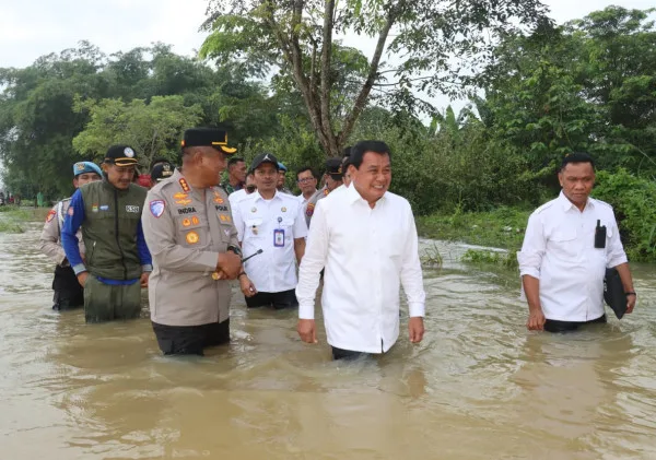 Bupati Tangerang Datangi Lokasi Banjir Pasir Ampo, Tanggul Sungai Cidurian Jadi Sorotan Utama