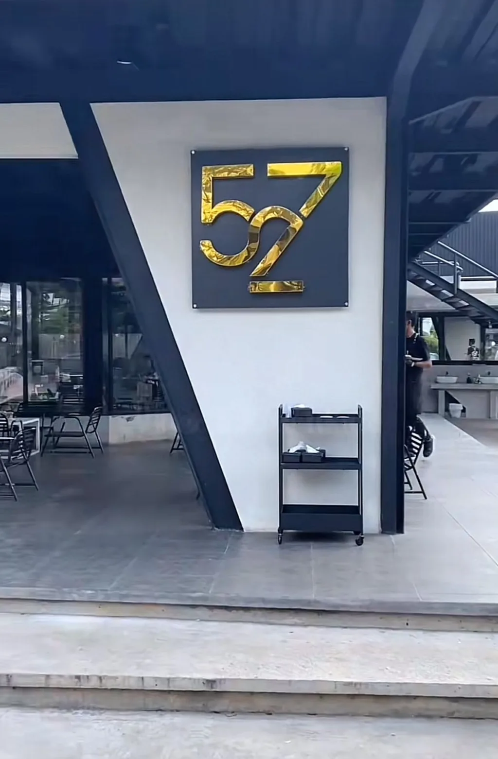 527 Coffee & Eatery, Spot Nongkrong Kekinian yang Selalu Ramai di Kota Serang