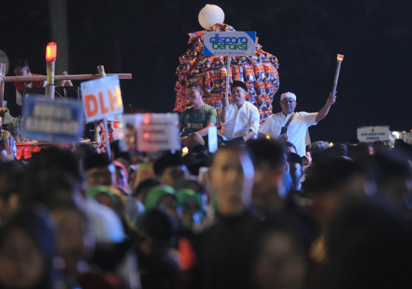 Gema Takbir Warnai Pawai Obor Elektrik, Festival Maulid Nusantara 2 Kota Tangerang Resmi Dibuka