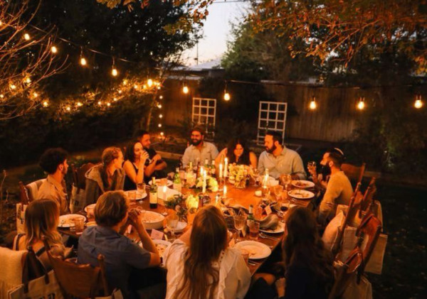 Makan Malam Bersama, Tradisi Sederhana yang Pererat Hubungan Keluarga
