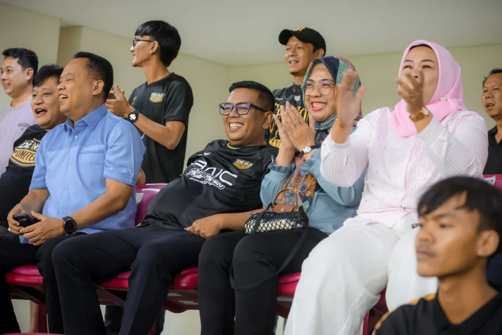 Gubernur Banten Hadiri Laga Super League di BIS, Tegaskan Komitmen Bangun Kebersamaan Lewat Olahraga