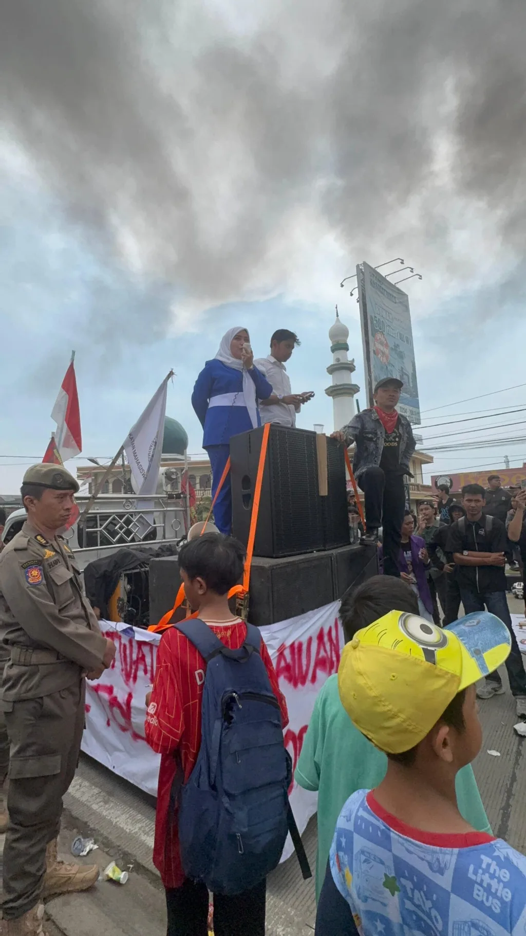 Desi Ferawati Kawal Aspirasi Warga, Dukung Kepgub Banten Batasi Jam Operasional Truk Tambang