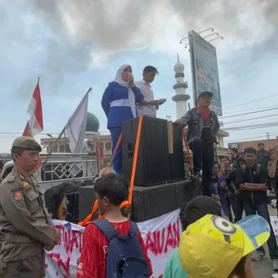 Desi Ferawati Kawal Aspirasi Warga, Dukung Kepgub Banten Batasi Jam Operasional Truk Tambang