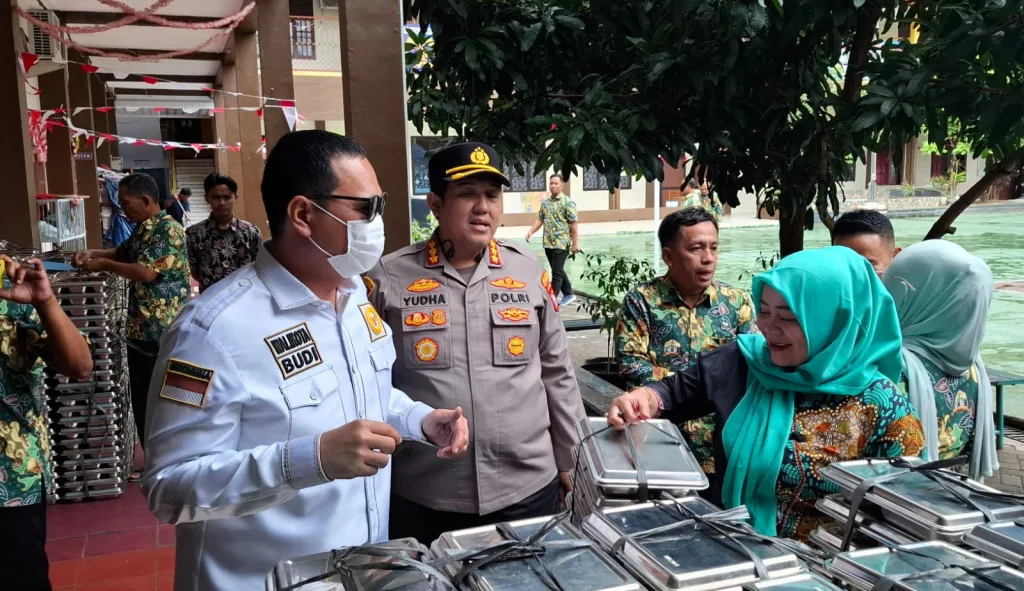 Wali Kota Serang Tinjau Program Makan Bergizi Gratis di SDN 02