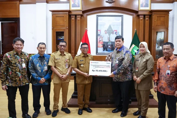 Gubernur Banten Terima Bantuan Rp112,4 Juta dari Bank Banten untuk Korban Banjir di Sumatera