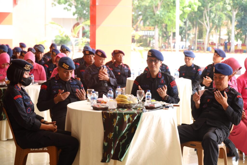 Suasana Haru Mewarnai Pengantar Tugas Kabagops Satbrimob Polda Banten