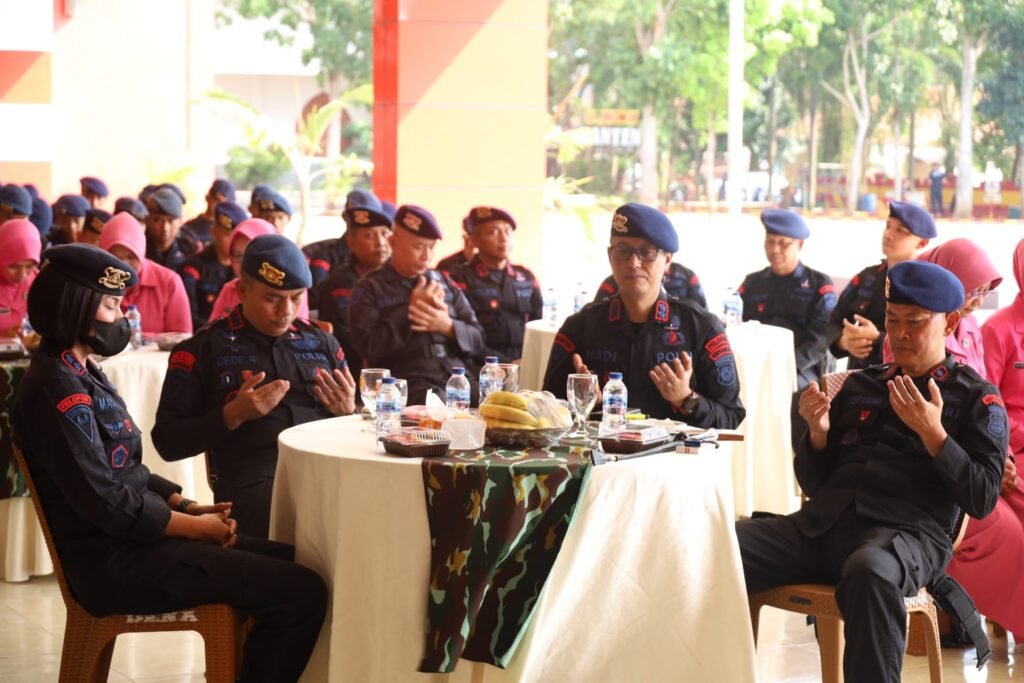 Suasana Haru Mewarnai Pengantar Tugas Kabagops Satbrimob Polda Banten