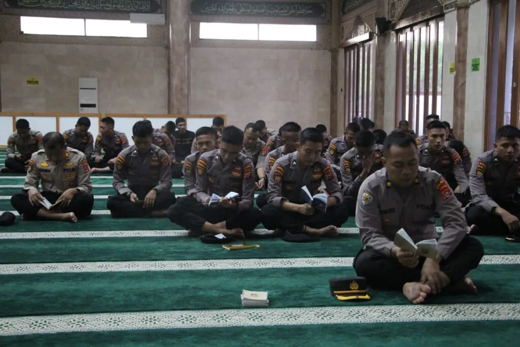 Polda Banten Gelar Pembinaan Rohani dan Mental Kepada Personel