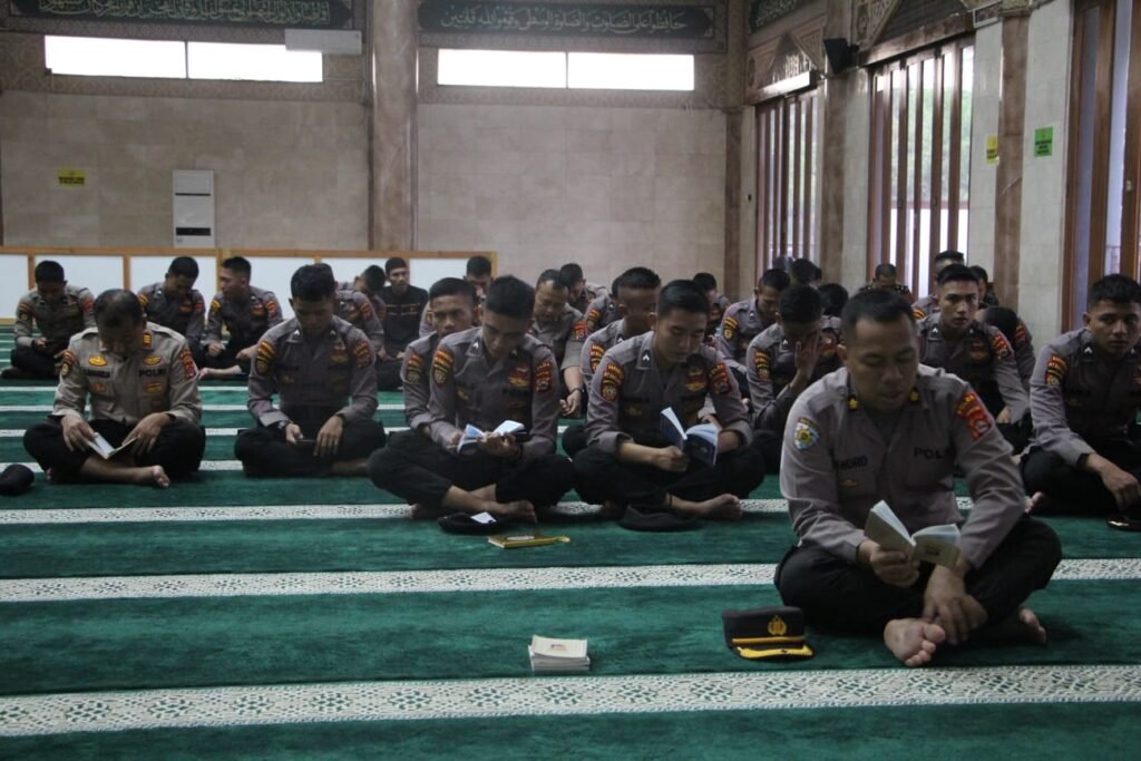 Polda Banten Gelar Pembinaan Rohani dan Mental Kepada Personel