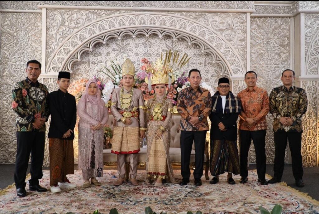 Kapolri Didampingi Kapolda Banten Hadiri Pernikahan Putri Ulama Banten KH. Matin Syarkowi