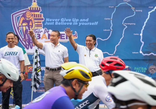 Pj Gubernur Al Muktabar Lepas Peserta Sepeda Tour de Banten 2023