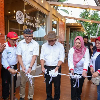 Resmikan Imah Kopi Gunung Karang, Langkah Pemprov Banten Tingkatkan Produktivitas Wilayah Konservasi