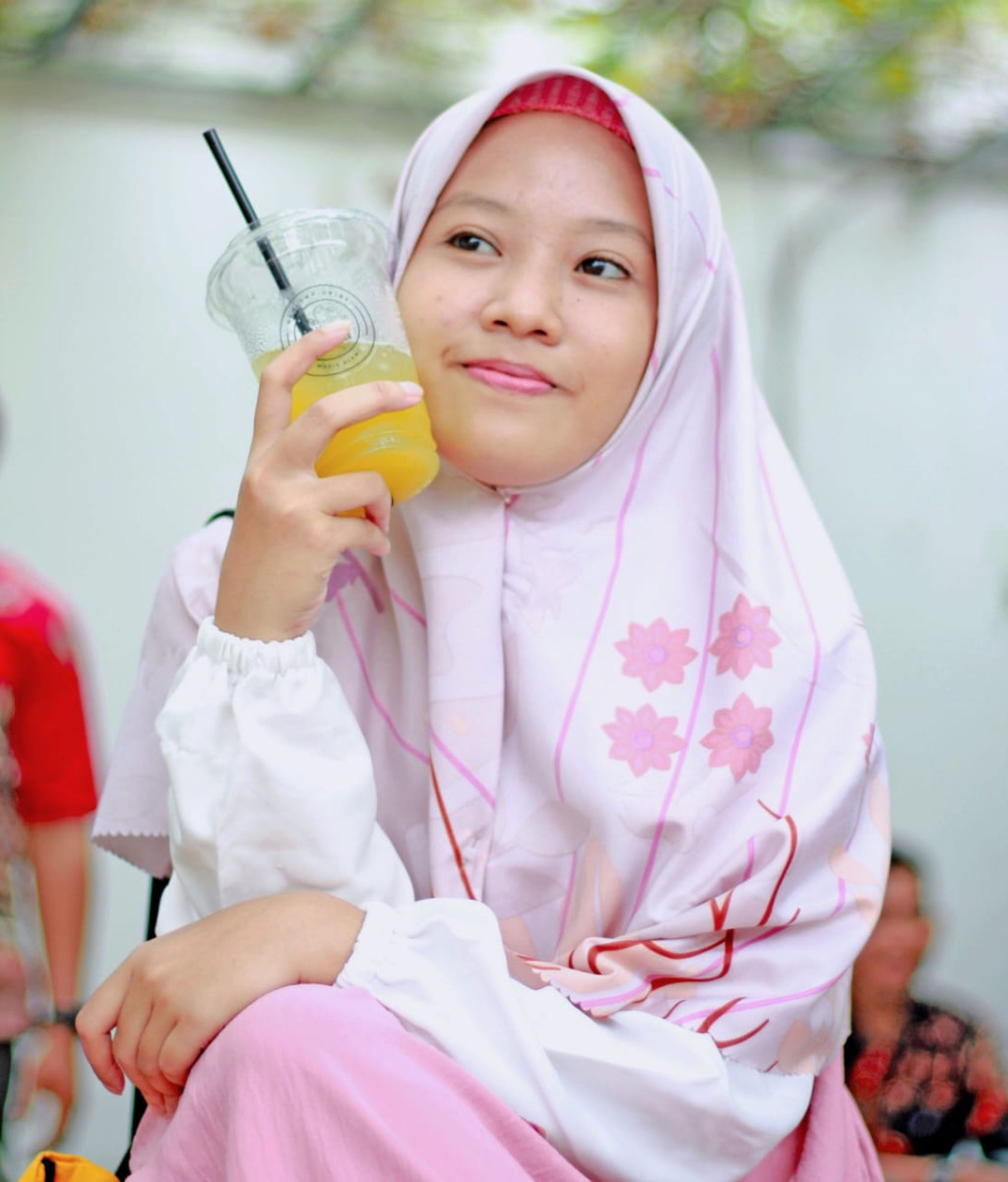 Tanda Orang Memiliki Kepribadian Yang Menyenangkan dan Punya Daya Tarik Yang Kuat