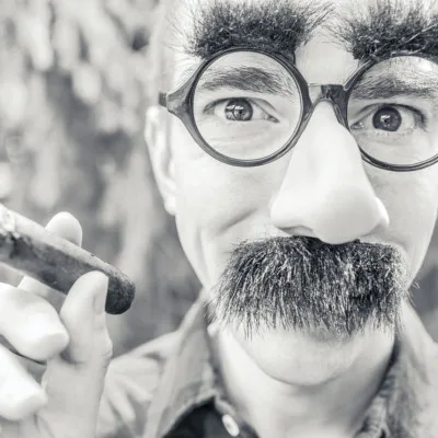 10 Ciri Orang Bodoh Yang Selalu Merasa Pintar