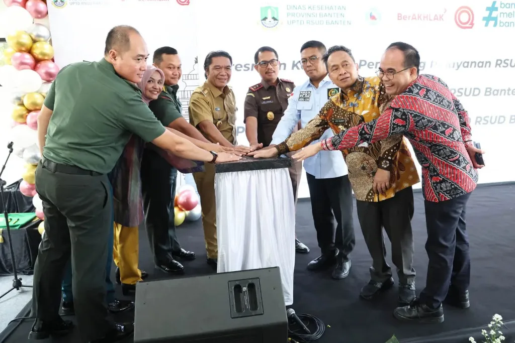 Pj Gubernur Al Muktabar Resmikan Penunjang Layanan dan Teaching Hospital RSUD Banten