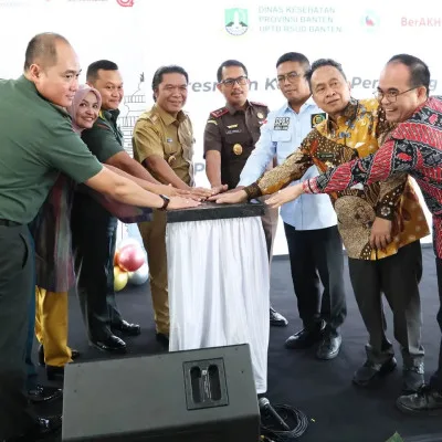 Pj Gubernur Al Muktabar Resmikan Penunjang Layanan dan Teaching Hospital RSUD Banten