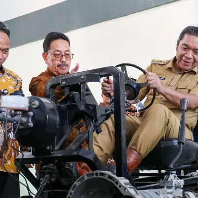 Lanjutkan Ekspedisi Reformasi Tematik Berdampak, Pj Gubernur Banten  Resmikan Sarpras Pendidikan di 3 SMK Negeri di Kota Serang