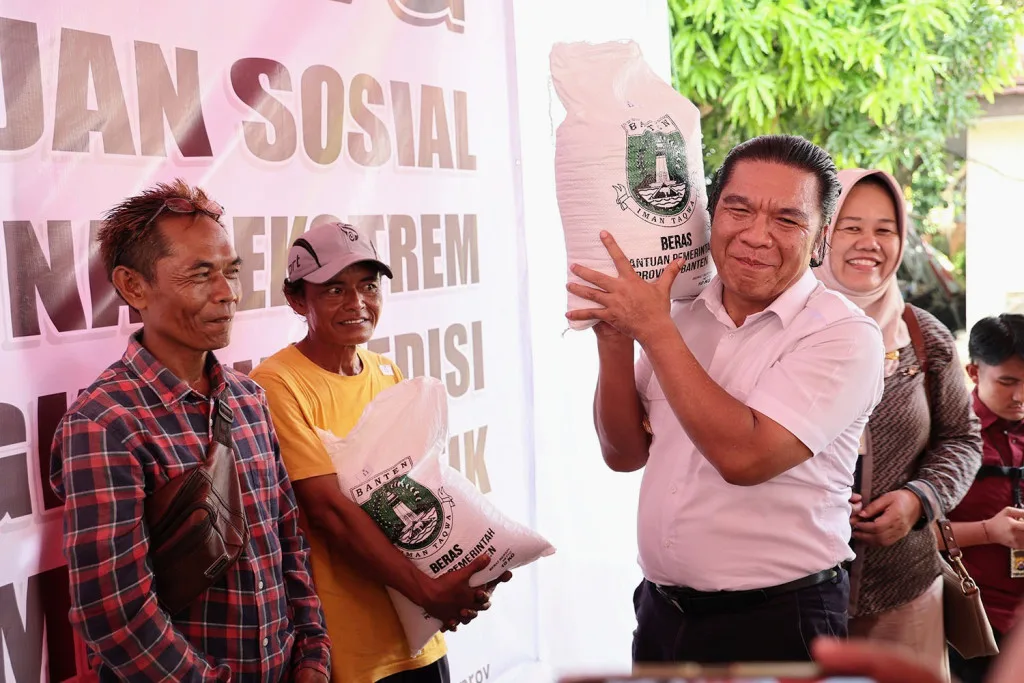 Salurkan Paket Bansos dan UEP Untuk Masyarakat Kota Cilegon, Al-Muktabar Berharap Masyarakat Lebih Produktif