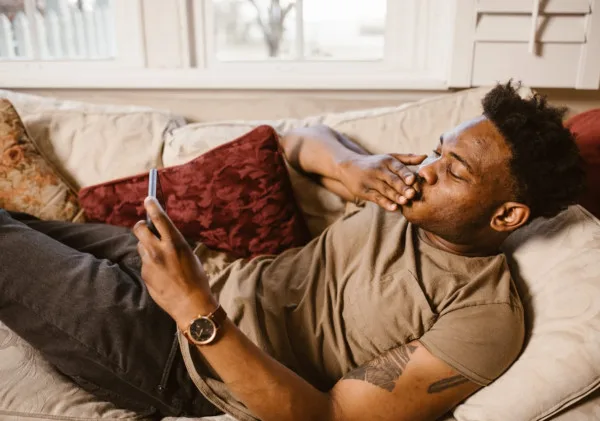 5 Tips Komunikasi untuk Pasangan LDR