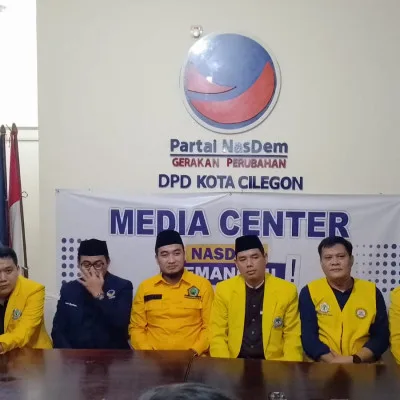 Kontestasi Bacalon Walikota Cilegon Semakin Ramai, Robinsar Serahkan Berkas Penjaringan di DPD Nasdem