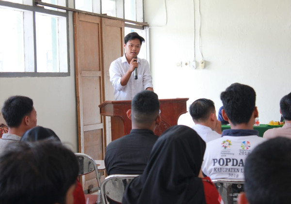 Kurang Mahir Berbicara di Depan Umum? Inilah Cara Mudah Meningkatkan Kemampuan Public Speaking