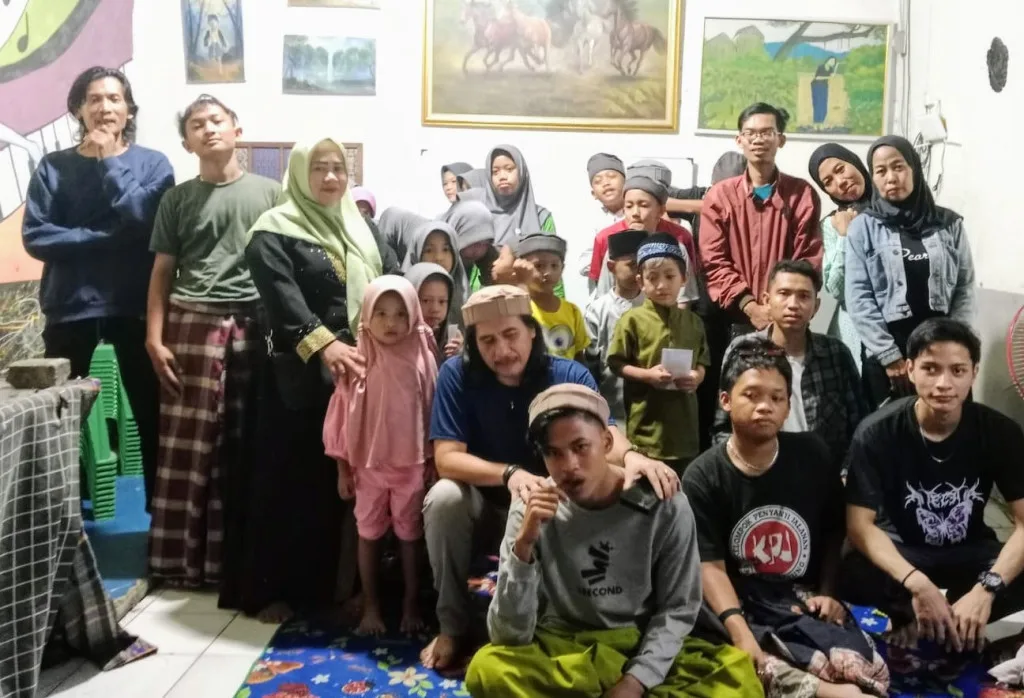 Kelompok Penyanyi Jalanan Rangkasbitung: Pengajian Rutin dan Dukungan Positif untuk Anak-Anak Jalanan