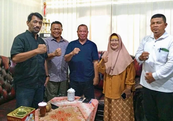 Inisiatif Ketua Forum RT RW Kota Serang: Menyelesaikan Masalah Infrastruktur SDN Cilampang dan Izin Operasional TBM