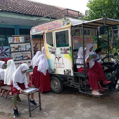 Berdamailah dengan Buku: Kisah Perjuangan Meningkatkan Minat Baca Masyarakat di Sudut Yogyakarta