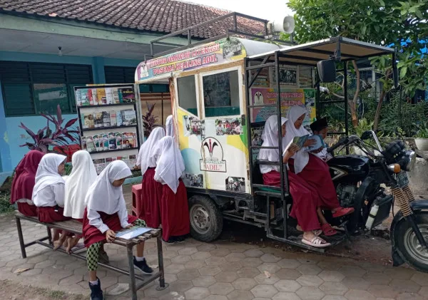 Berdamailah dengan Buku: Kisah Perjuangan Meningkatkan Minat Baca Masyarakat di Sudut Yogyakarta