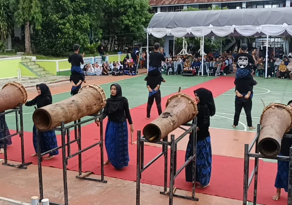 Rayakan Hari Jadi ke-39 SMAN 2 Rangkasbitung, Siswa dan Guru Unjuk Karya Seni