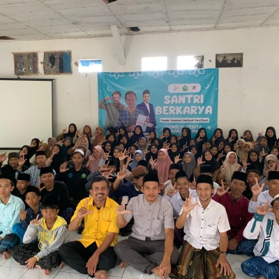 Yayasan Sketsa Mimpi Ajak Santri Pondok Pesantren Salafiyyah Darul Bayan Menulis Cerita