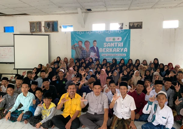 Yayasan Sketsa Mimpi Ajak Santri Pondok Pesantren Salafiyyah Darul Bayan Menulis Cerita