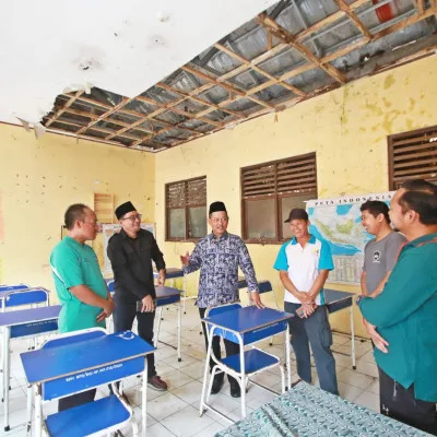 Wabup Serang Najib Hamas Tinjau Kondisi Bangunan Madrasah dan SD di Binangun