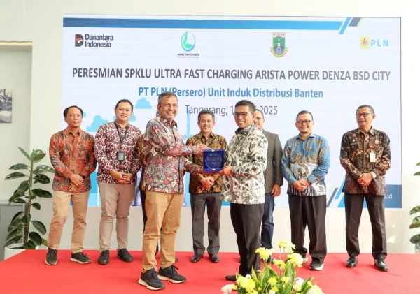 Andra Soni Resmikan SPKLU Ultra Fast Charging di Tangerang: “Kendaraan Listrik Tumbuh di Atas 100 Persen”