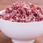 Mengunyah Sehat: Kenapa Banyak Orang Beralih ke Nasi Merah?