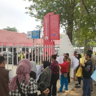 Layanan Bank Banten Lumpuh, Koar Gelar Aksi Jilid II Tuntut Transparansi Kredit Macet