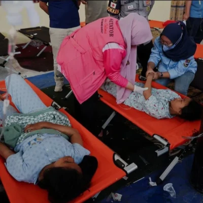 Program Makan Gratis Presiden Prabowo Diterpa Badai Keracunan, Ribuan Anak Jadi Korban