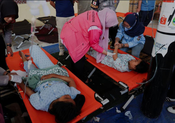 Program Makan Gratis Presiden Prabowo Diterpa Badai Keracunan, Ribuan Anak Jadi Korban