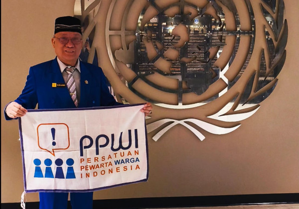 Bendera PPWI Berkibar di Markas Besar PBB, Simbol Persatuan Pewarta Warga Indonesia Mendunia