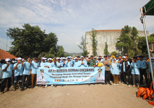 Bupati Serang Perintahkan Aksi Bersih-Bersih Sungai Cikubang, Antisipasi Banjir Jelang Cuaca Ekstrem
