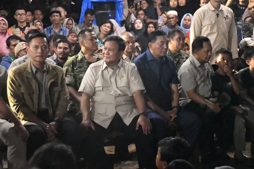 Presiden Prabowo Rayakan Tahun Baru 2026, Nobar Bersama Warga Korban Banjir di Batang Toru